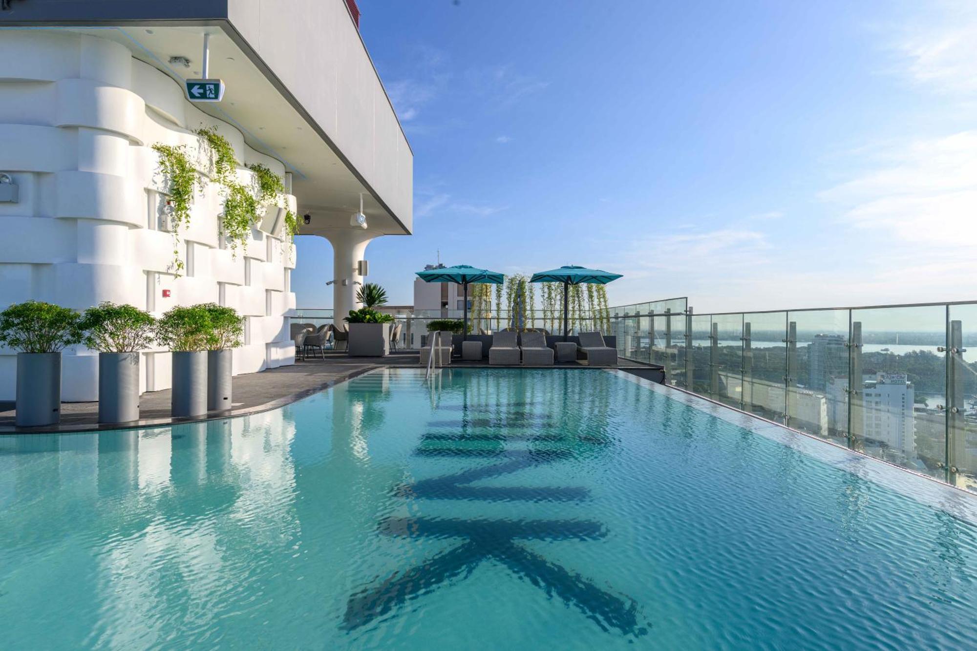 Wink Hotel Can Tho Ninh Kieu Wharf - 24Hrs Stay & Rooftop Pool Bar Kültér fotó